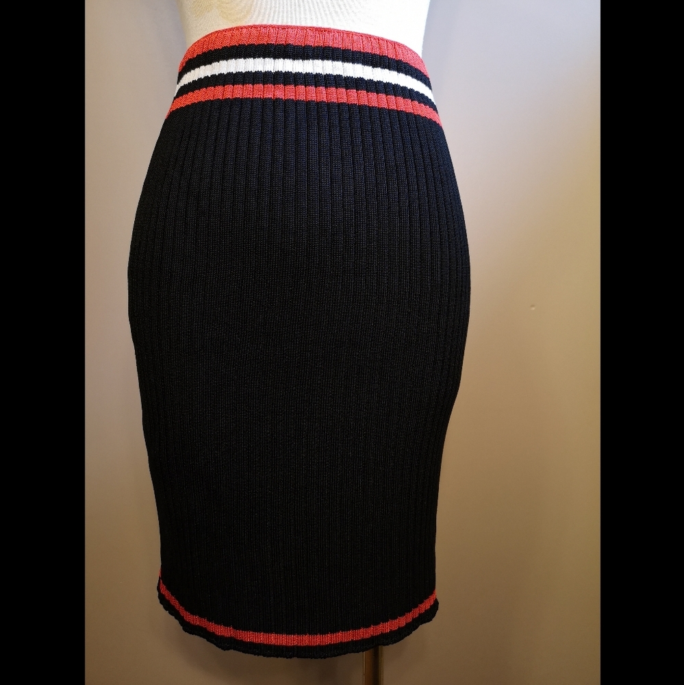 PRADA Black Knit Stretc Pencil Skirt Runway SS2014 - Picture 3 of 5